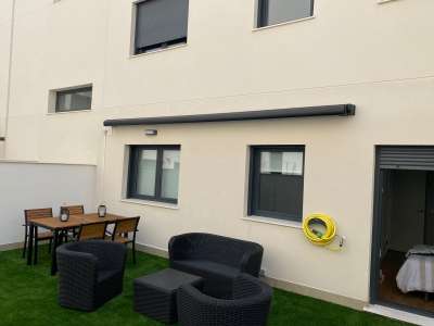 Toldo en Alicante de brazos extensibles con cofre- persianas Guardiola Alicante