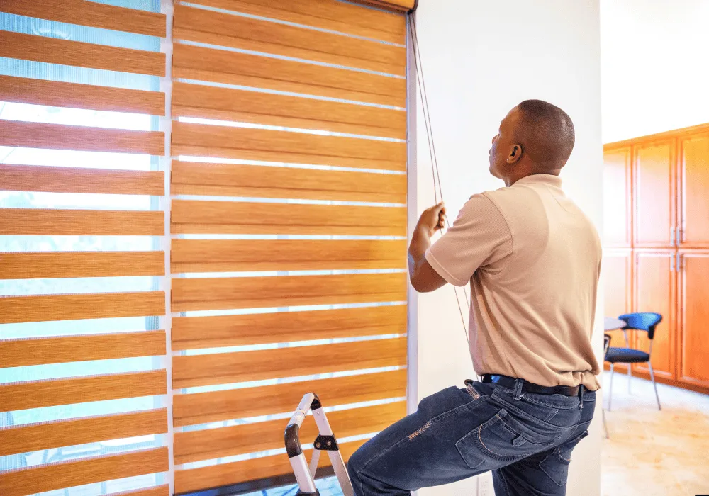 Persianas automáticas en ventanas de carpintería de aluminio